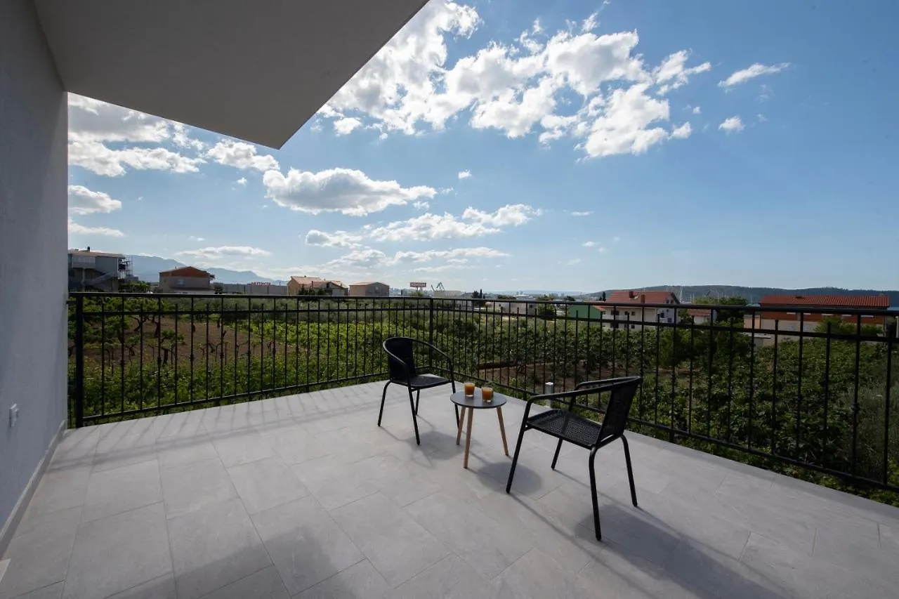 Villa Fidelissima Kastela 0*,  Croatia