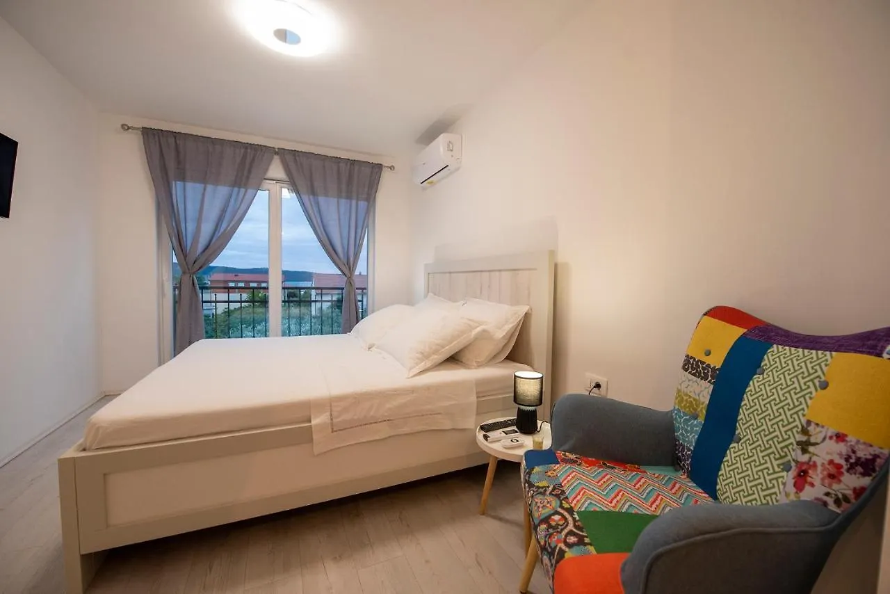 Villa Fidelissima Kastela 0*,  Croatia